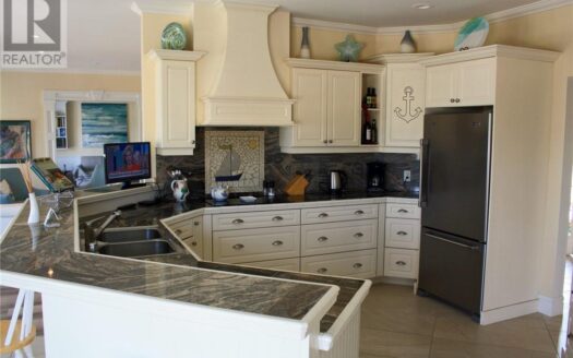 5000sqft Waterfront Property